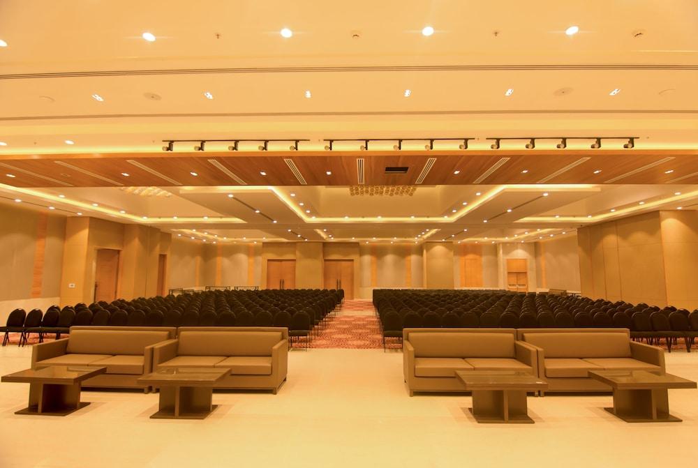 Lemon Tree Hotel, Sector 60, Gurugram Gurgaon Eksteriør billede