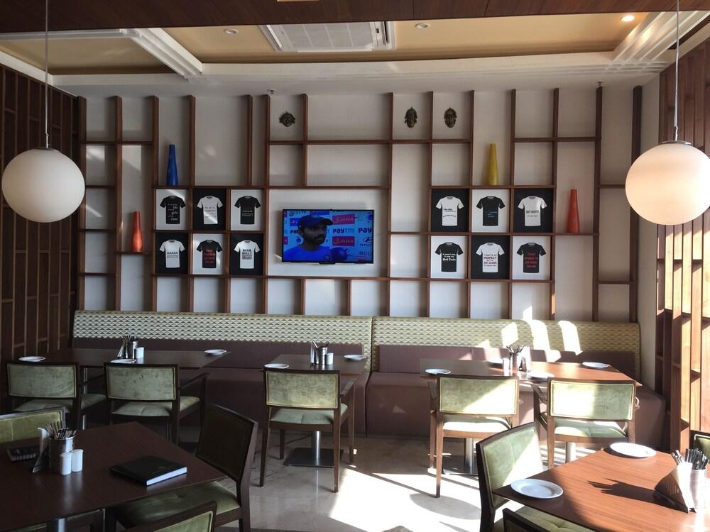 Lemon Tree Hotel, Sector 60, Gurugram Gurgaon Eksteriør billede