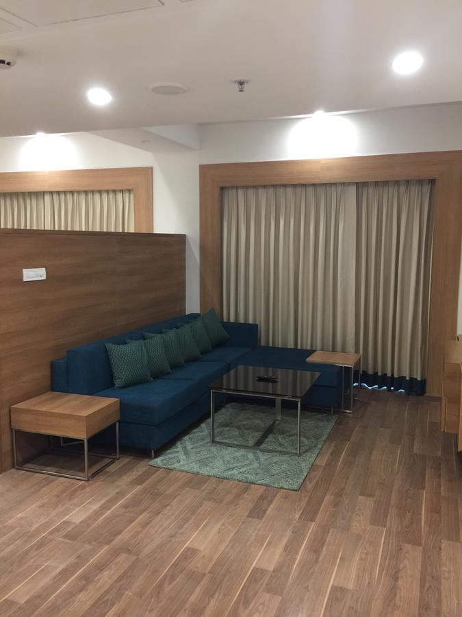Lemon Tree Hotel, Sector 60, Gurugram Gurgaon Eksteriør billede