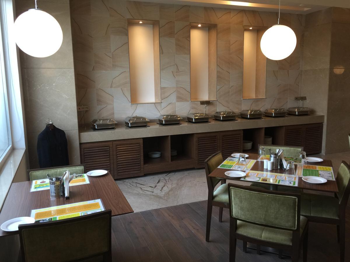 Lemon Tree Hotel, Sector 60, Gurugram Gurgaon Eksteriør billede