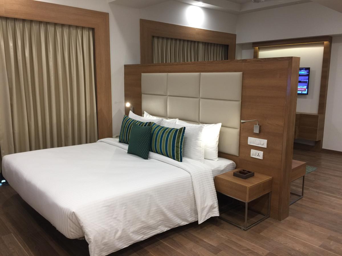 Lemon Tree Hotel, Sector 60, Gurugram Gurgaon Eksteriør billede